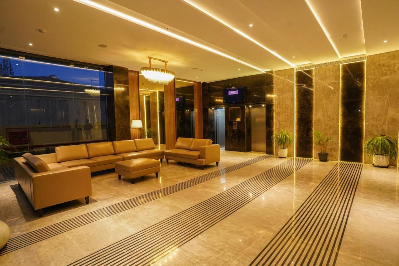 V Five Hotel Singapperumalkovil Exterior photo